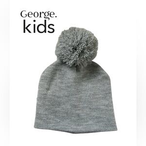 *FREE WITH PURCHASE* NWOT KIDS WINTER HAT GREY UNISEX